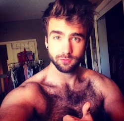 HAIRY DUDES & MUSCLE STUDS: FUR AND BEEF