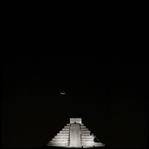 edificiosmayas: Chichén Itzá / twitter @edificiosmayas / facebook.com/edificiosmayas