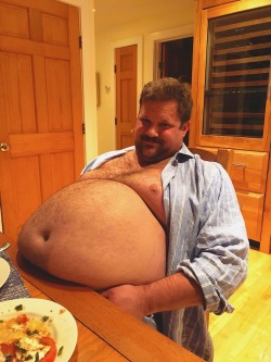 thatonebigchub:  Fat Dad was just fed a massive