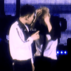 top-soo:  #HappyKyungsooDay: when he sings for you 🎤🎶 