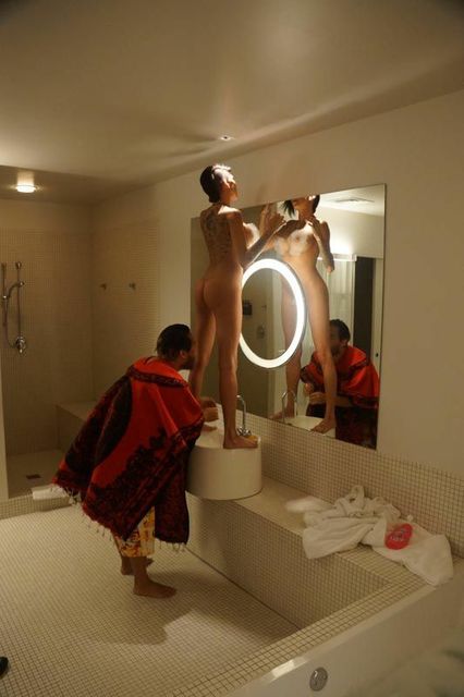 dvdasa:  Dave only has the finest bathroom fixtures.