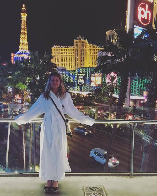 meanwhileinvegas:  Just hanging out in Vegas🇺🇸🍹 #selfieonthestrip#MERICA#Nightdress#Problem#havingsomuchfunnnnnnnbaby by jubedaine http://ift.tt/1G8ESQJ 