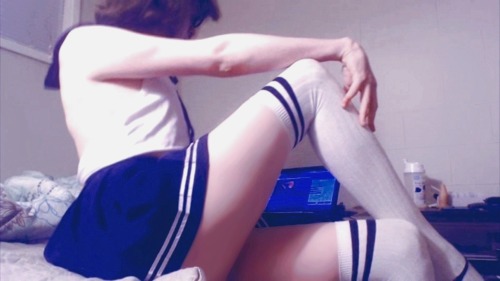 subbii2:  Ahh, I just for once in my life would love a high quality Japanese schoolgirl uniform.. Not some cheap, Halloween costume crap, augh. @-@