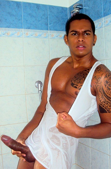 voyeurbulgedude:  Thick dick escort Kaio Maori