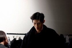 dibski:  Kim Tae Hwan at ROLIAT 2014 Fall/Winter Backstage [cr mindealre@naver] 