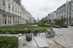 sixpenceee:  Tianducheng is a Paris look alike city located in China. This area has been in work since 2007 but to this day it remains uninhabited and completely abandoned. The lack of people is mostly attributed to its odd location. Tianducheng is