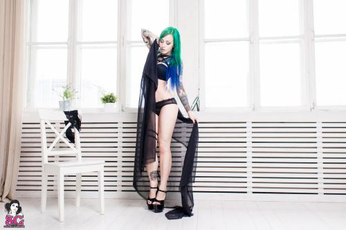 past-her-eyes:  Janesinner Suicide janesinner.suicidegirls.com For South African SuicideGirls 