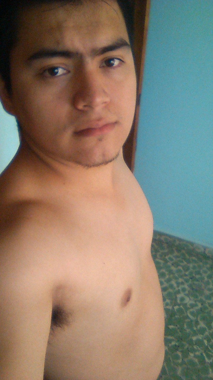 gusgameaholic:  Early tummy Tuesday photo set,  trying to start the day with good