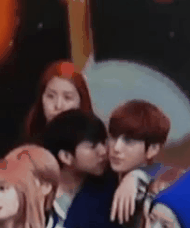 cosmicgxys: infinite-woosoo: What are you doing Woohyun ??  @hallarina 
