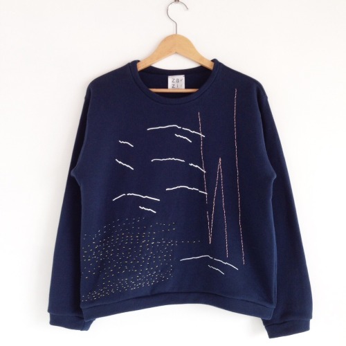 zazi 16aw “山のかけら、星の粒” sweat pull over “mountain”/ navy