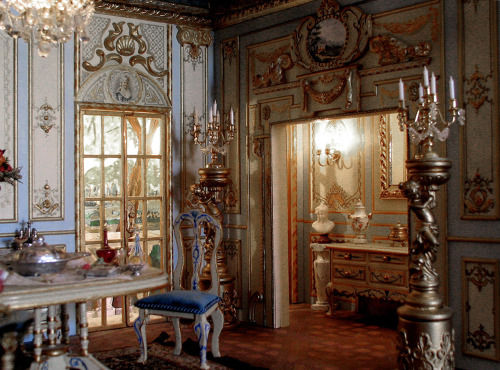 seaymph: Baroque dollhouse. &gt; By Manuela.