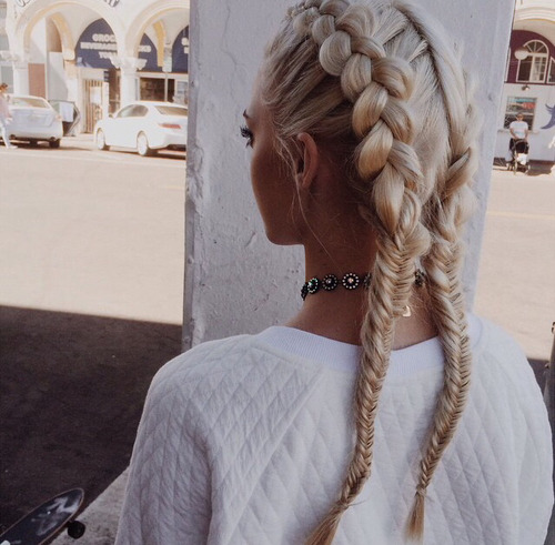 teenagepics:  If you’re a teen you must follow this blog. 