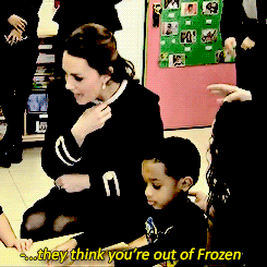 babycambridgesus-deactivated201:  Pre-schoolers ask Kate if she’s Elsa from Frozen
