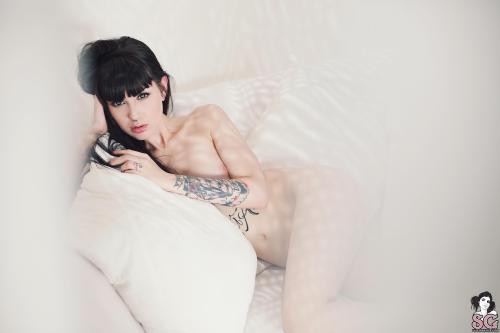 past-her-eyes:  Arwen Suicide  arwen.suicidegirls.com diablosita suicidegirls sg-babes Link to South African SuicideGirls 