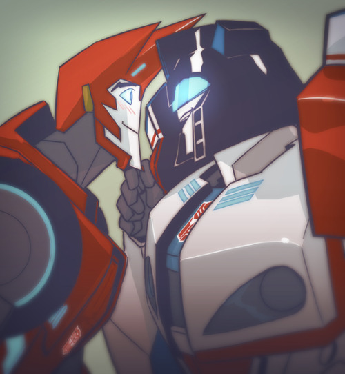 lesnee:Goddamn this show and Sideswipe who I really shouldn’t like as much as I do*shakes fist