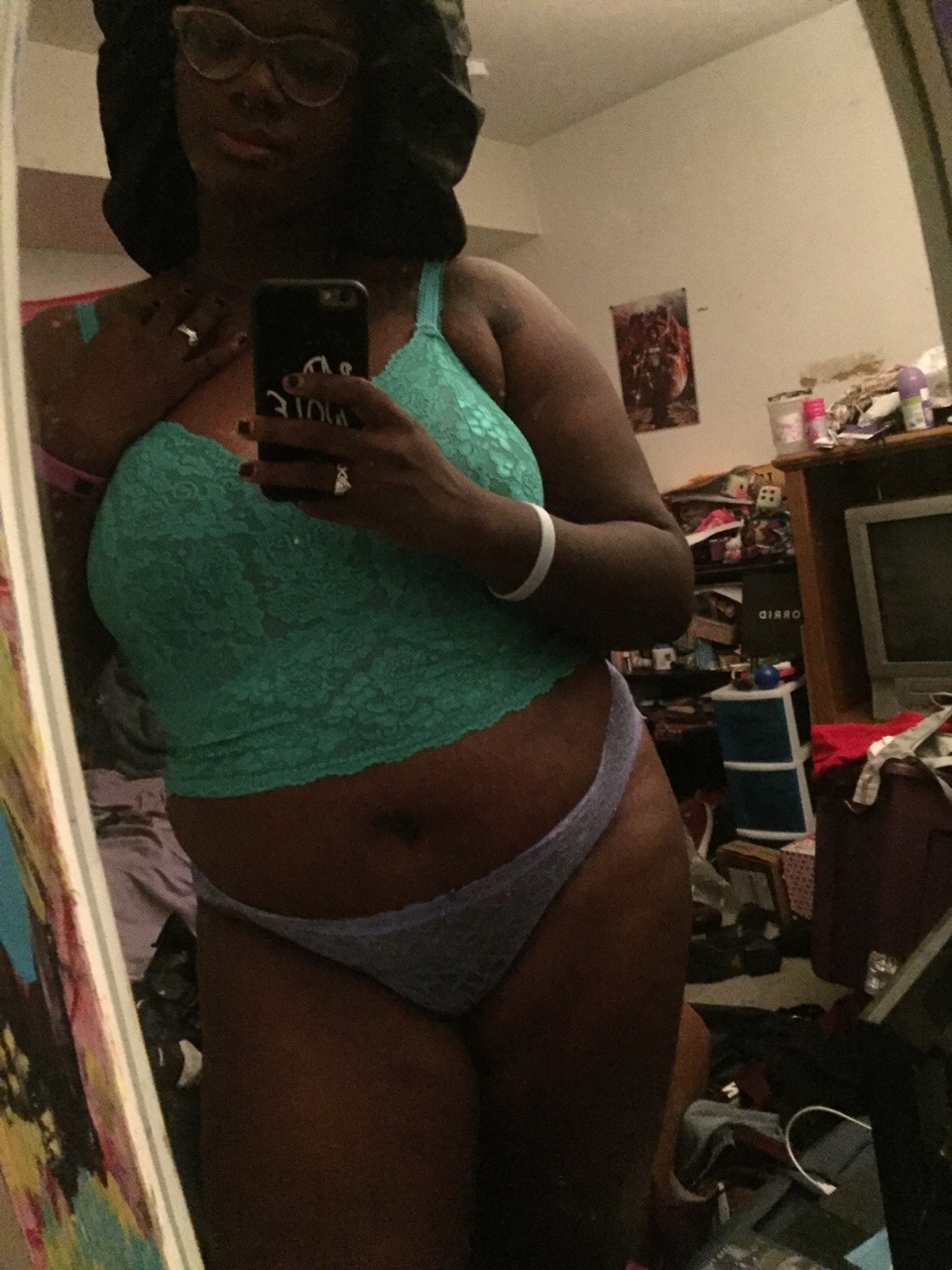 thebadwolfreigns:  Feeling slightly body positive despite some sad feelings. I think