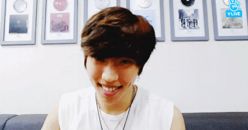 jdw-juseyo:  And Dongwoo’s second broadcast was just him singing at us and naming alcohol he likes, and it was great and everything I needed  