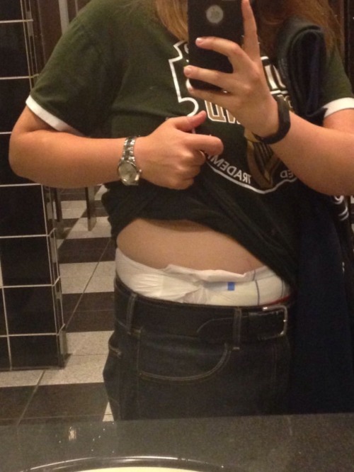 diaper-wet-pant-selfies:  More selfies 