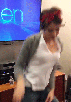 dailytwdcast:  LaurenCohan: good morning! set your dvr’s today for @theellenshow