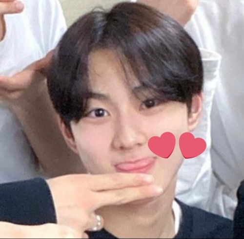 Hii, Can U Make A Header That Matches This Icon? Plss