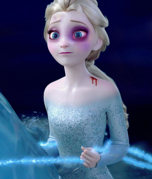 Elsa got slappen in the face and punched in the eye. Why you aks? Because she deserves it. I could g