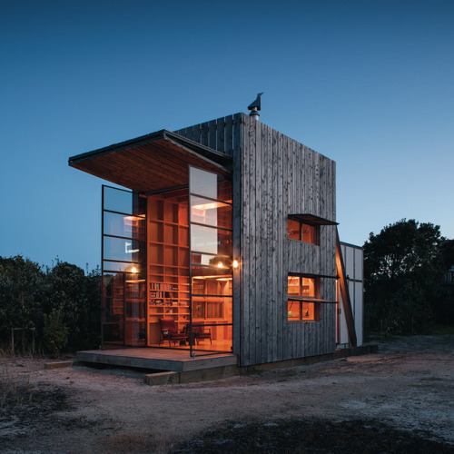 Hut on Sleds | Crosson Clarke Carnachan ArchitectsLocation: Whangapoua, Coromandel Peninsula, New Ze