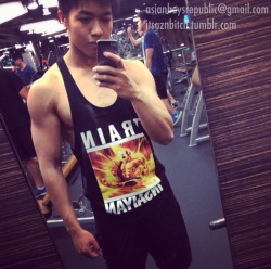 itsaznbitch:  Brad : EXPOSED!  Brad 22 from Hong Kong is a straight hottie working as gym personal trainer. He also appeared in television shows in HK.