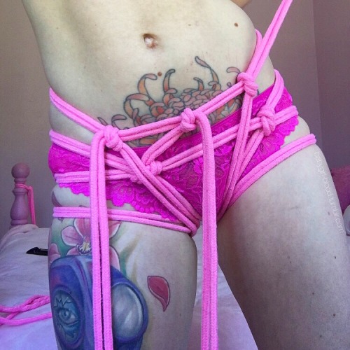 babygirl-blood:Self inflicted booty bondage adult photos