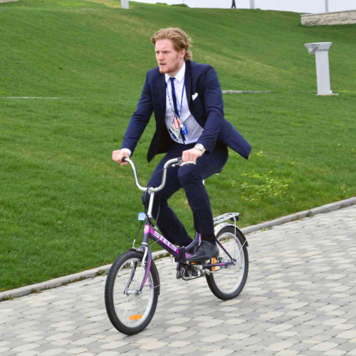 hockeyswedes:  Tre kronor arriving to the arena today (14/02/21) 