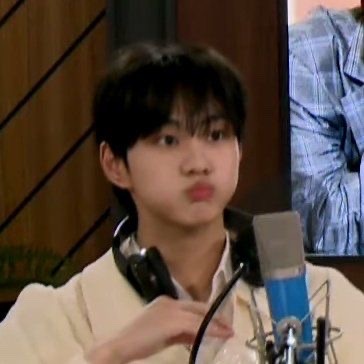 Jungwon Pouting