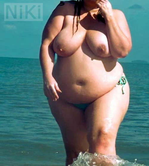 gaining-ni-ki:  Me at the beach today. Iâ€™ve porn pictures