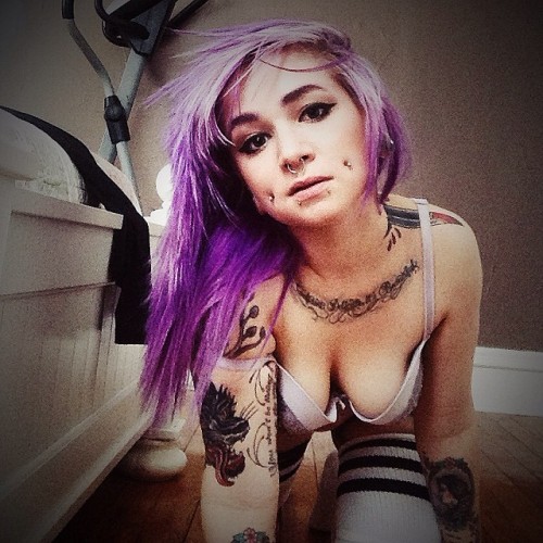 vaydaplacebosuicide: #friskyfriday @suicidegirls