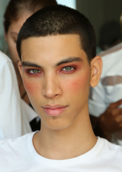 blkfraps:  louietv:  backstage at Hood By Air S/S 2015 show   HOW SWAY 