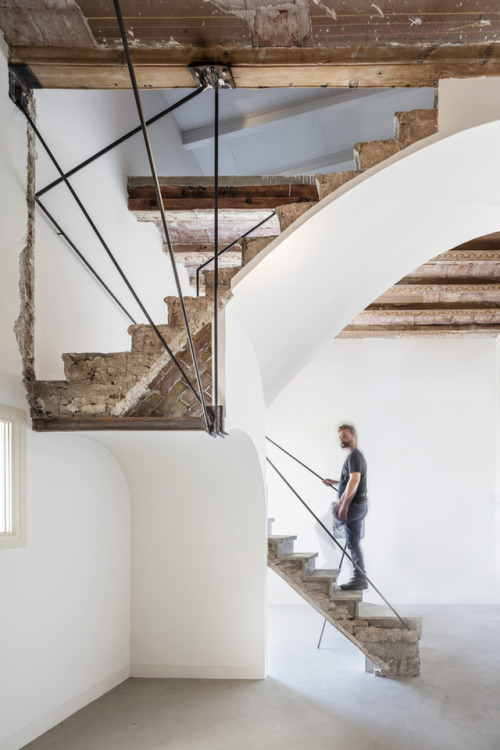 archatlas: Casa Arimon by García-Durán &amp; Equipo Renovation of a modernist home