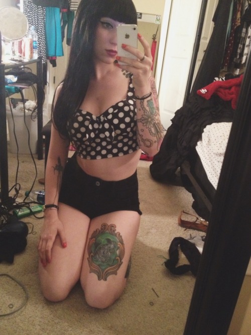 inhaleaggression:  My hair looks kinda good today