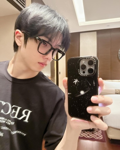 Boyfriend!jisung Who...