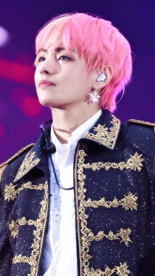 Pink Haired Taehyung Wallpapers 💞
