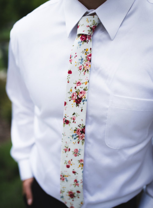 kflowkt:sosuperawesome:Floral Ties by MYTIESHOP on EtsyMore like this boys + flowers is my favorite 