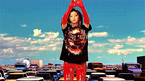 Itzy // DALLA DALLA Mv