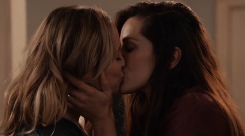  Their kisses this episode just hit different.