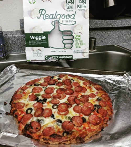 Ok, this @realgoodfoods pizza was so good. I have checked every Ralph&rsquo;s in the area and th