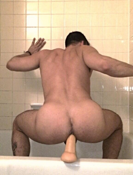 buttsandundies:  Show your undies and submit your butt.