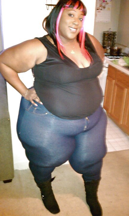 incognito-blessing:  Her shape is amazing 