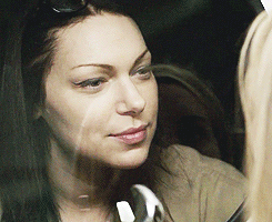 jazmindelriver:  Alex Vause is just endlessly amused by Piper Chapman 