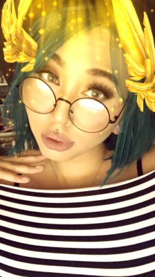quelana:  I live for snapchats Hoe Filters™ ✨