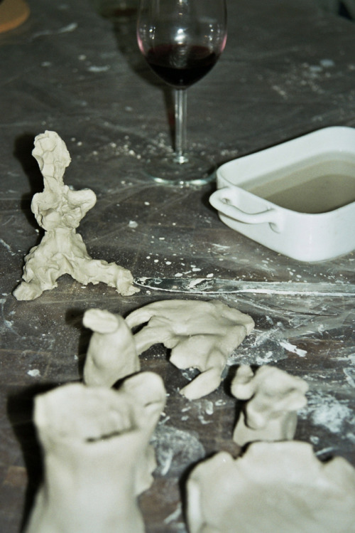 visual diary - white clay (10 kg), red wine, ‘sorry’, 3 women (excitement, fright)ghent, mar 2015