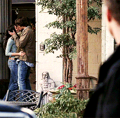 ssjdebusk:  The difference between platonic and romantic relationships Bonus:  (gifs not mine) 