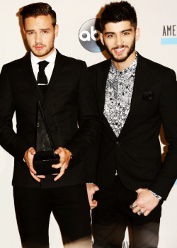  We remember the new R&amp;B sensation, Zayn Malik and Liam Payne. Here they are at the Press Room after winning their very first AMA. 