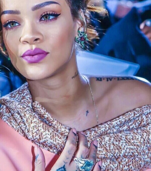 goldenpoc:  leppo19:  raveezus:  Rihanna is the Definition of Perfection.  😍😍  Why y'all make her so white?