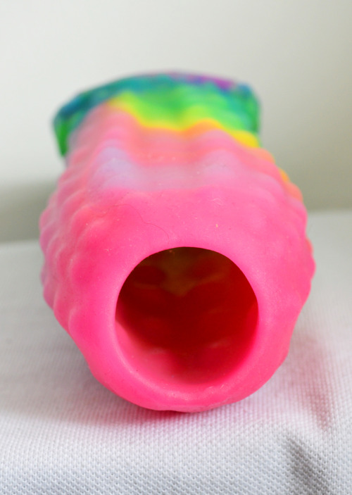 ofdicksanddragons:bad dragon basilisk sheath // medium size // soft firmness // rogue colour